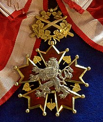 Order of the White Lion grand cross with swords badge (Czechoslovakia 1922-1948) - Tallinn Museum of Orders.jpg