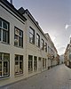 Visserstraat 18, voorheen bekend als 'Warenborgh' en 'Huijs van Montes', vormde van oudsher samen met Visserstraat 16 een fors pand met een kern van omstreeks 1490