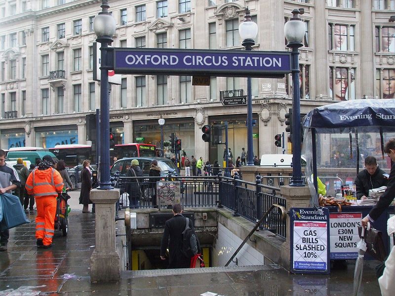 File:Oxford Circus stn SE subway entrance.JPG