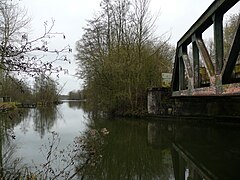 La Somme et le pont de l'ancienne ligne de Saint-Just-en-Chaussée à Douai.