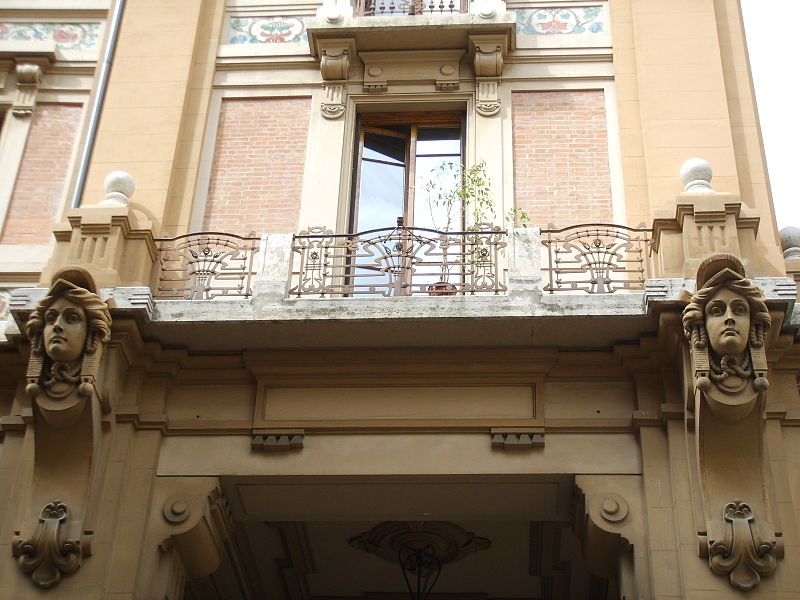 File:Palazzo pola e todescan, terrazzo 01.JPG