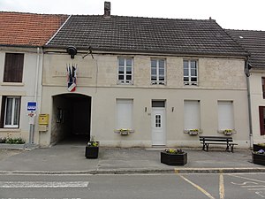 Parfondru (Aisne) mairie-école.JPG