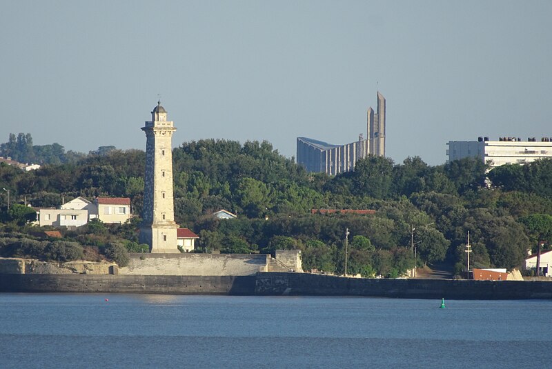 File:Phare de Vallières.jpg