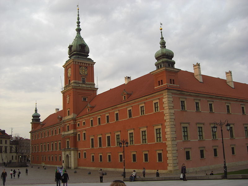 File:Plaza del Castillo, Varsovia, Polonia4.jpg