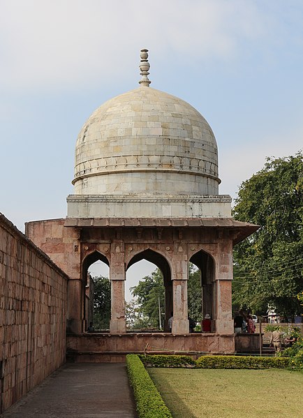 File:Porch of Hoshang Shah's Tomb 01.jpg