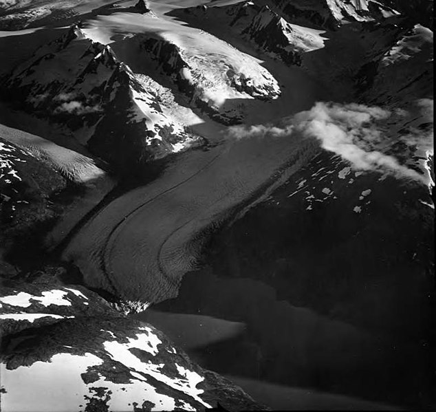 File:Portage Glacier, terminus of valley glacier, September 1, 1970 (GLACIERS 5038).jpg