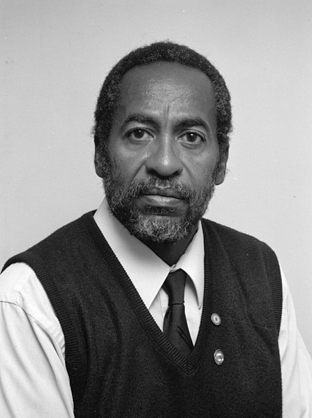File:Portrait of Ronald E. Mickens.jpg