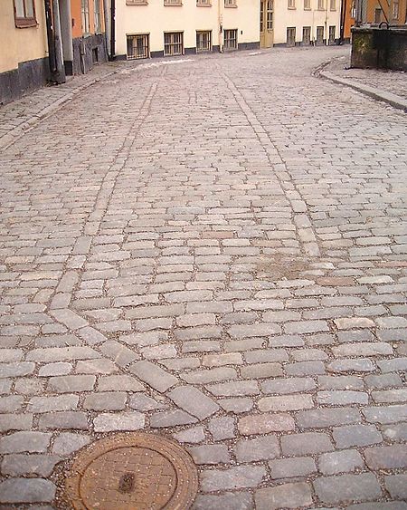 Prastgatan paving pattern March 2007