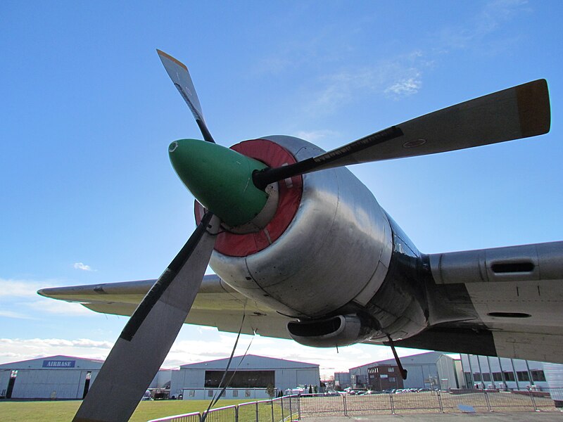 File:Propeller (13019378483).jpg