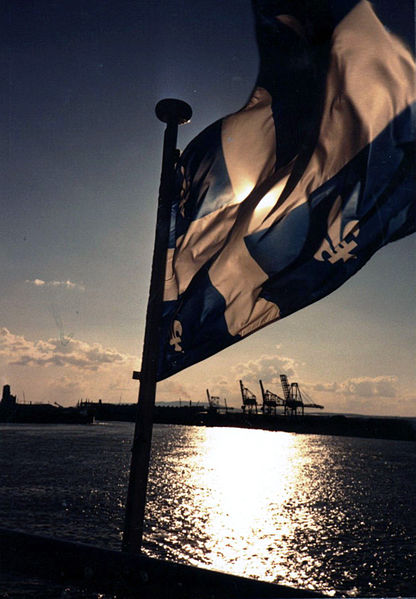 http://upload.wikimedia.org/wikipedia/commons/thumb/7/7a/Quebecois_flag.jpg/416px-Quebecois_flag.jpg