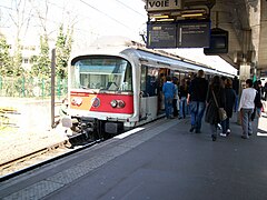 Rame MS 61, à quai, pour Boissy-Saint-Léger.