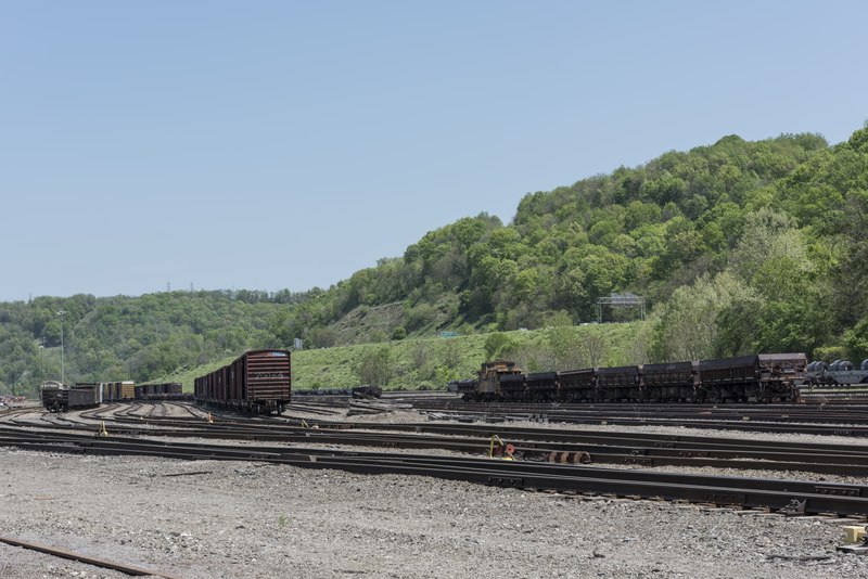 File:Rail yard in Weirton, West Virginia LCCN2015631986.tif