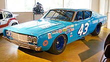 Richard Petty's #43 Ford Torino Richard Petty number 43 Ford Torino 427 c.i. from front left 10 DSC 0902 (32826993137).jpg