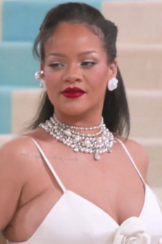 Rihanna – Wikipédia, a enciclopédia livre