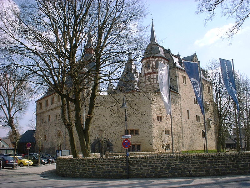 File:Romrod Schloss.jpg