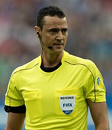 O árbitro colombiano Wilmar Roldán.