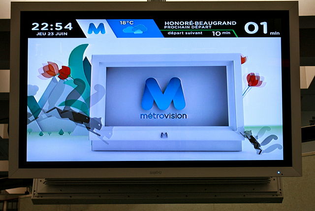A MétroVision screen at Place-des-Arts station