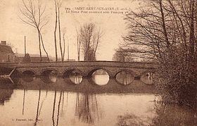 Saint-Rémy-sur-Avre "The old bridge, built during Francis I of France reign" (1494-1547).