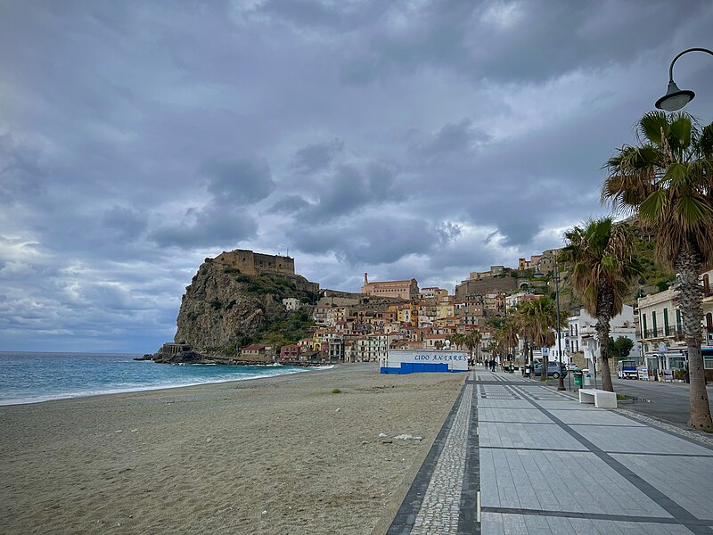 File:Scilla, Calabria, Italia April 2024 - Beach.jpg