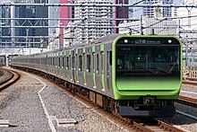 E235 series train on the Yamanote Line Series-E235-0 9.jpg