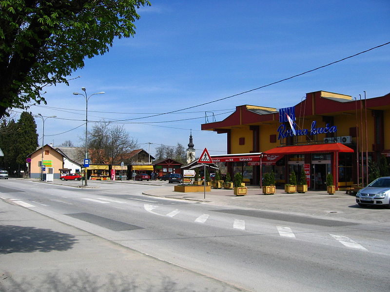 File:Slunj, in front of Buk warehouse.JPG