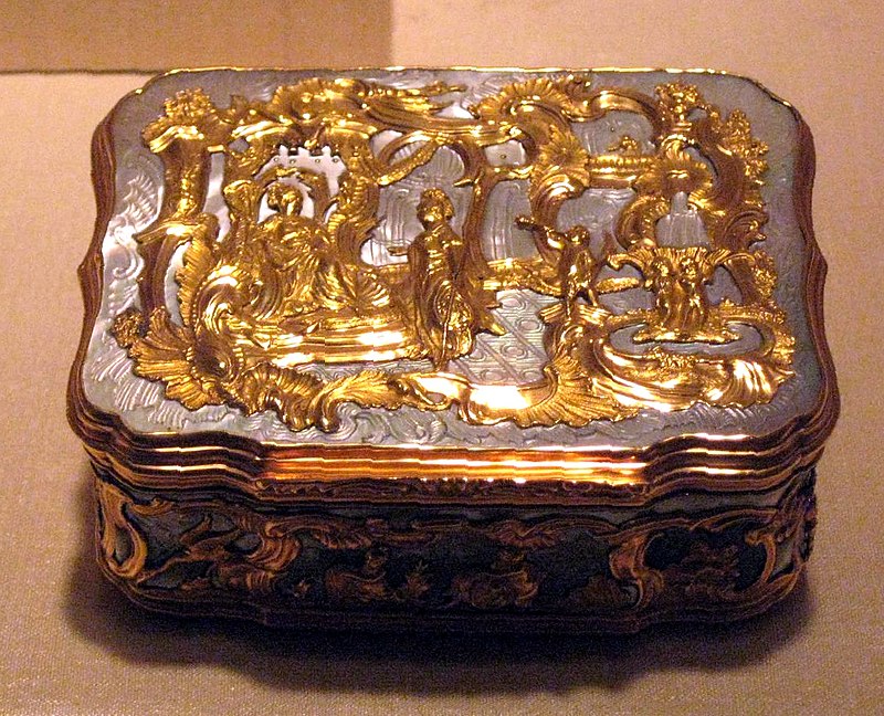 Large decorative box inspired by French 18th century