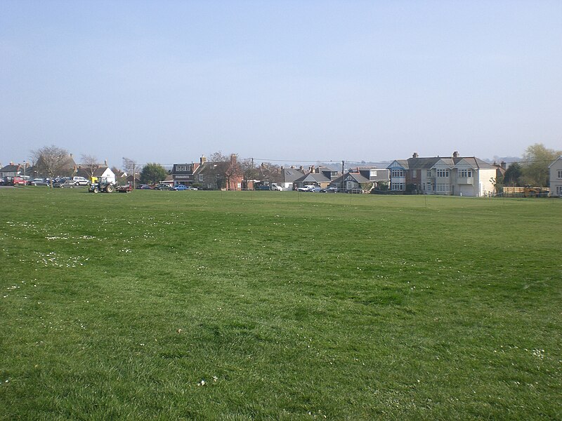 File:St Helens village green.JPG