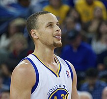 Stephen Curry, basketteur américain, meneur des Warriors de Golden State. (définition réelle 3 299 × 3 050)