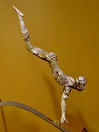 Stierspringer-Elfenbeinstatuette Knossos 01.jpg