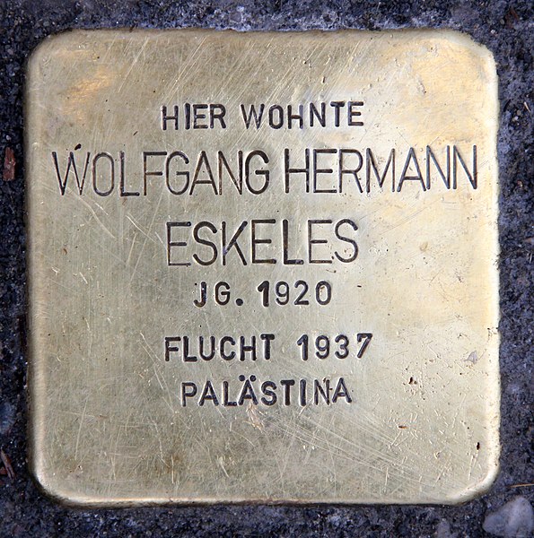 File:Stolperstein Meinekestr 3 (Charl) Wolfgang Hermann Eskeles.jpg