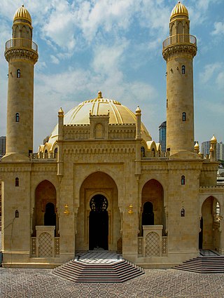 <span class="mw-page-title-main">Taza Pir Mosque</span> Mosque in Baku, Azerbaijan