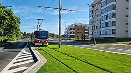 Tramvajová trať v Novodvorské ulici, pohled směrem k centru