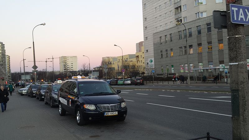 File:Taxi, Belgradzka, WAW.jpg