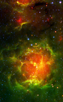 Trifidnebulosan i infrarött ljus fotograferad av Spitzer Space Telescope. Dessa synliga färger visar ljus av 3,6, 8,0 och 24 mikron