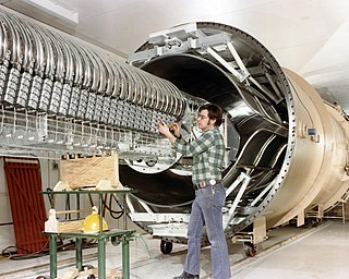 <span class="mw-page-title-main">Dynamitron</span> Electrostatic particle accelerator