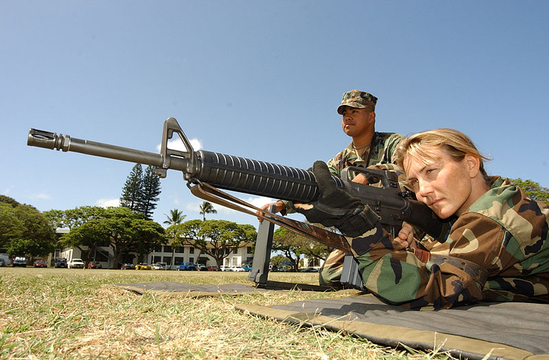 File:US Navy 030422-N-3994W-002 Lt. Carmel Tomlinson, a member of the Navy Region Hawaii Marksmanship Team, aims an M-16 rifle.jpg
