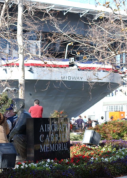 File:US Navy 040110-N-0226M-011 The decommissioned aircraft carrier Midway is moved into her final berth at the old Naval Supply Pier where she will be the centerpiece of the largest museum devoted to carriers and naval aviation.jpg