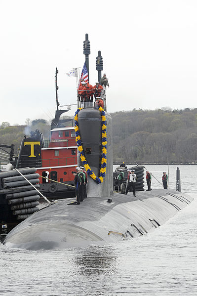 File:US Navy 100413-N-8467N-003 The attack submarine USS Virginia (SSN 774) pulls into Submarine Base New London after completing the first six-month deployment for a Virginia-class Submarine.jpg