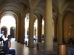 Il portico del cortile interno del palazzo