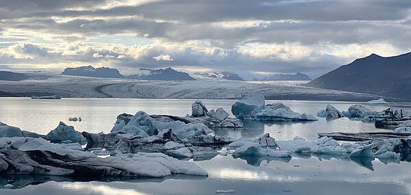 Ice lagoon at the foot of the Vatnajökull Glacier