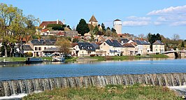 Gezicht op Cercy-la-Tour