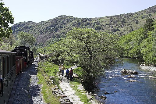 WHR entering Aberglaslyn pass