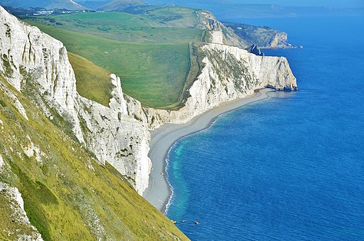 Küste von Dorset (UNESCO-Weltnaturerbe in England). White Nothe, View down to beach leading to Bat's Head