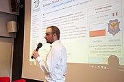 Polski: Pierwszy warsztat w ramach projektu WikiWarszawa. Krzysztof Machocki opowiada o elementach składowych hasła Wikipedii.