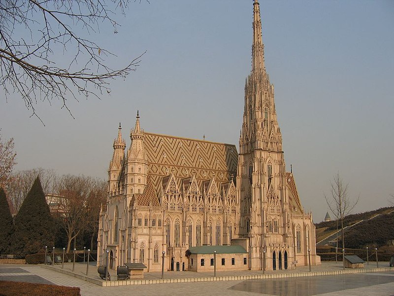 File:World park. Stephansdom of Vienna - panoramio.jpg