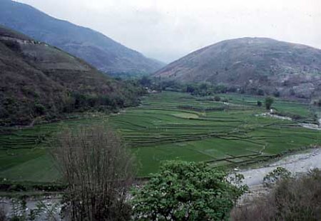 Tập_tin:Yuanyang-to-honghe-1.jpg