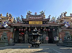 Front view of Lecheng Palace in Taichung.jpg