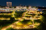 Вид на набережную Федоровского и Парк 800-летия Нижнего Новгорода вечером. Световая инсталляция включает более 1 000 элементов