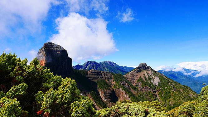 Dabajian Mountain & Siaobajian Mountain. Photograph: Jcwalker1015