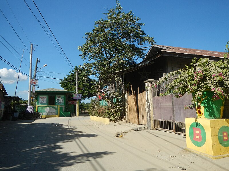 File:04612jfBuas Poblacion Welcome Gulap Halls Road Candaba Pampangafvf 18.JPG